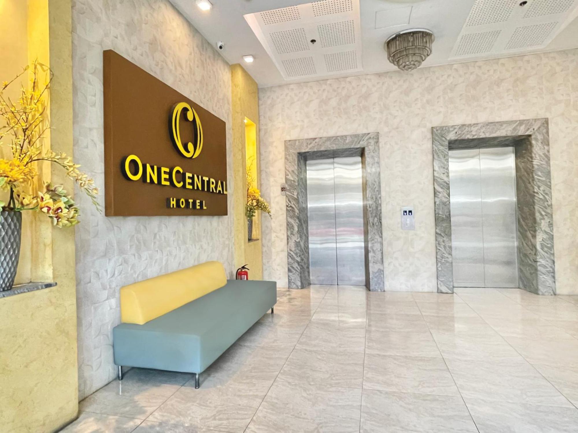One Central Hotel & Suites Cebú Exterior foto