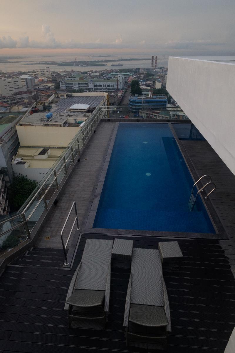 One Central Hotel & Suites Cebú Exterior foto